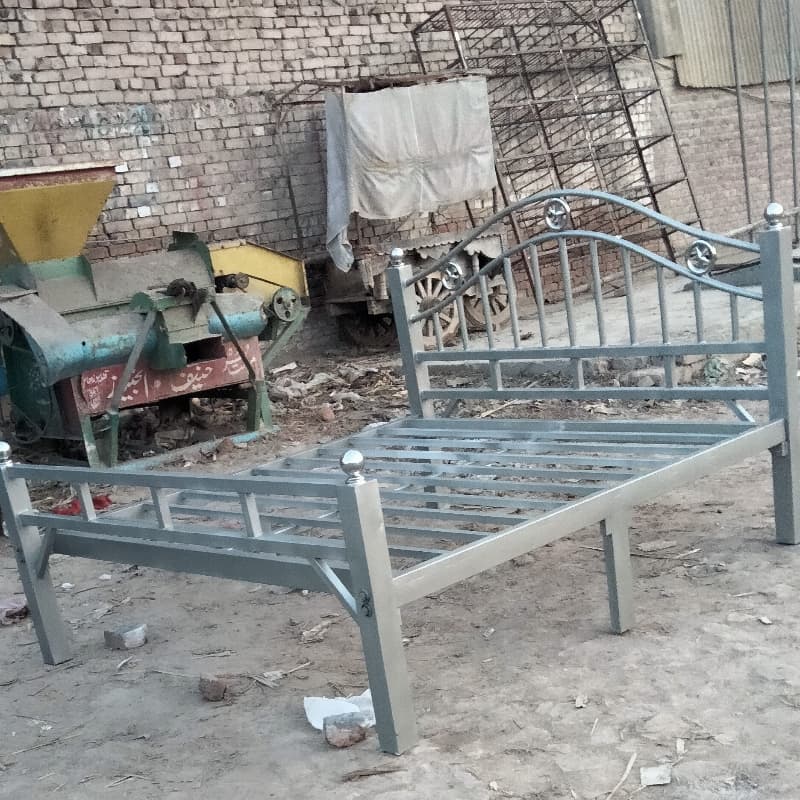 Main bed