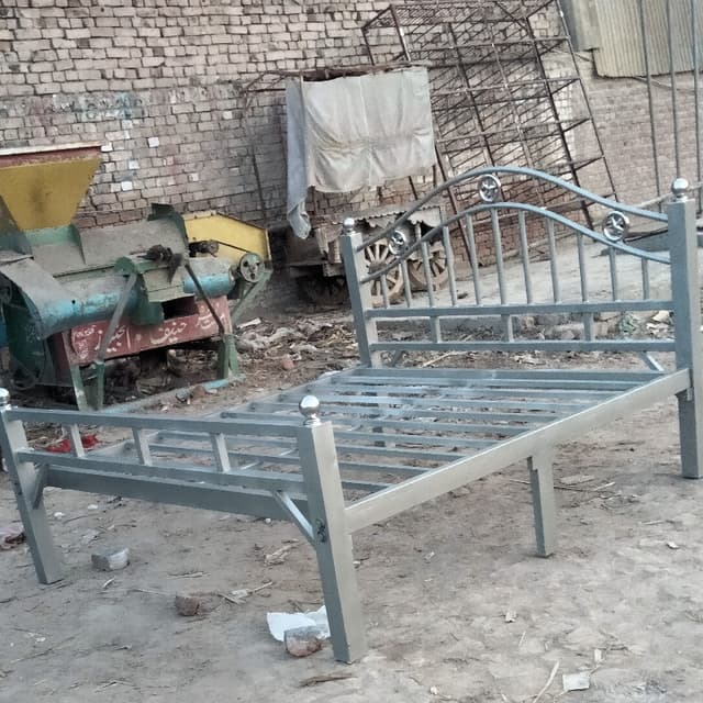 Main bed